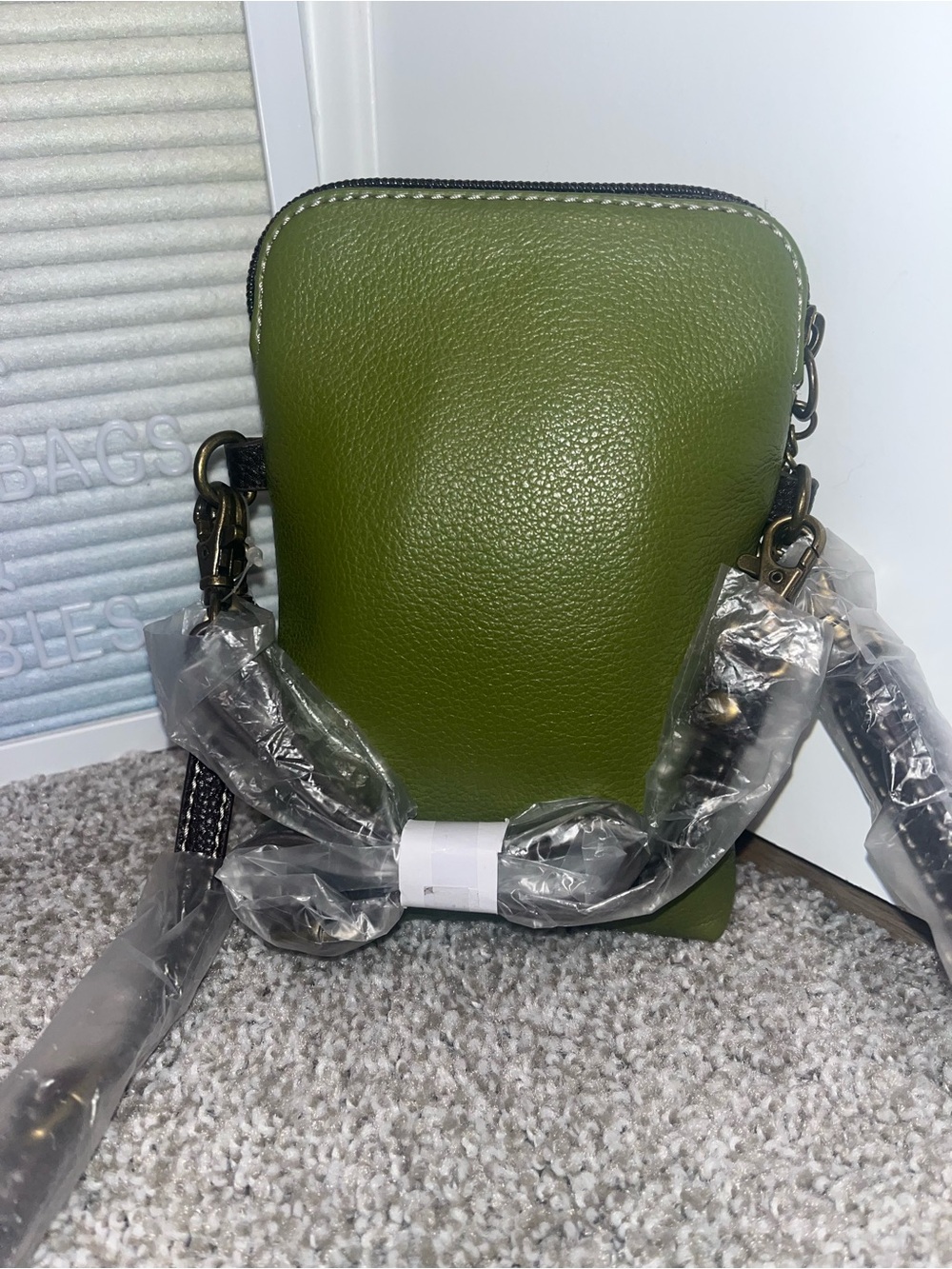 New Chala Olive Green Pineapple Crossbody Bag - Picture 7 of 7